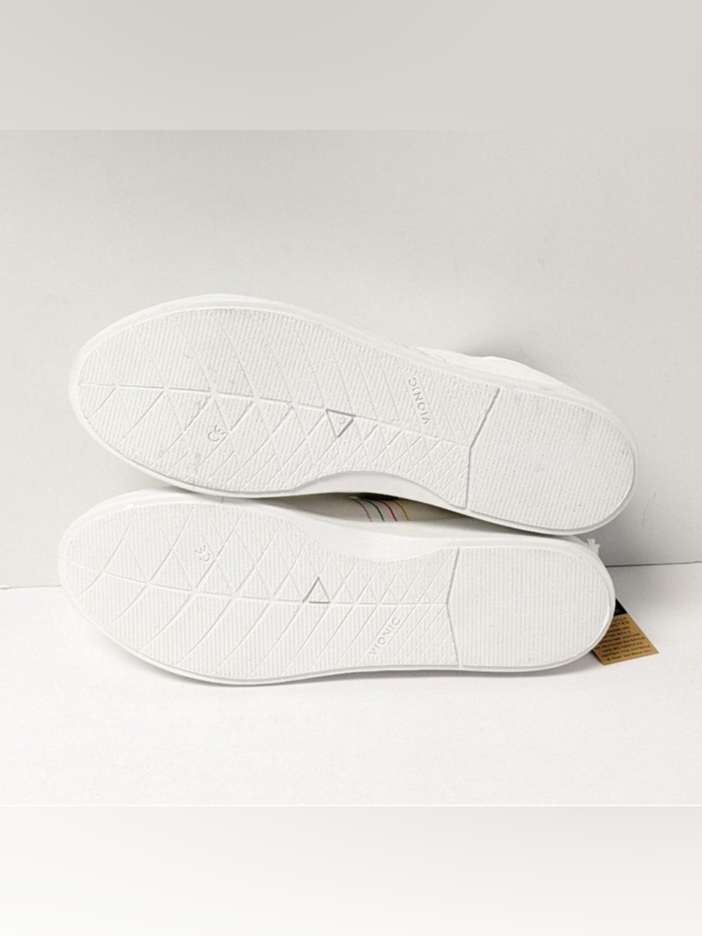 Vionic Beach NWT Stinson White Canvas Striped Sneakers Women's Size 9 - Picture 6 of 6